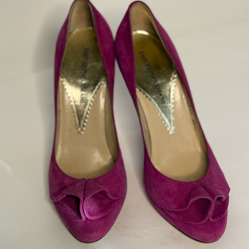 Emporio Armani Suede Hot Pink Pumps – bold, and luxurious. Like new
